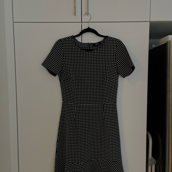 ABS dress - Picture 2 of 3